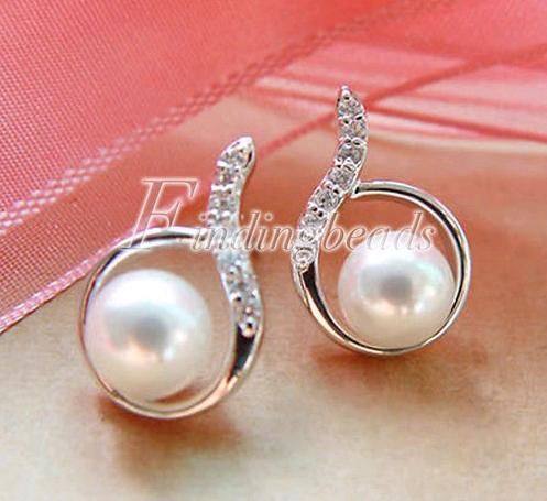 Brinco em Formato de Gota de Água, Pérola e Strass